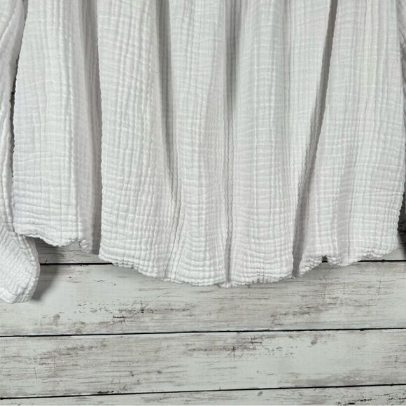 Francesca’s Mi Ami Anita Off Shoulder Flower Embellish Cotton White Blouse L - Picture 6 of 9